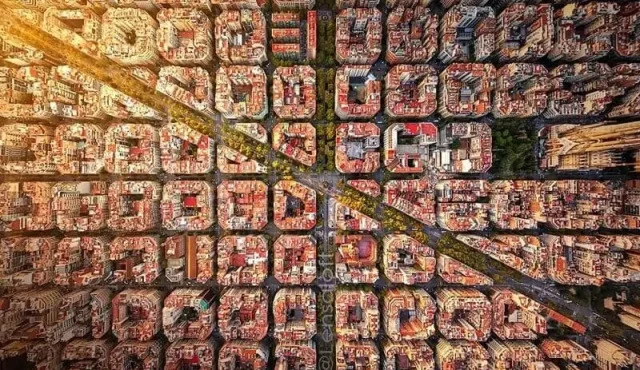 The best summer plans in Barcelona: Gastronomy, sun, and unique experiences